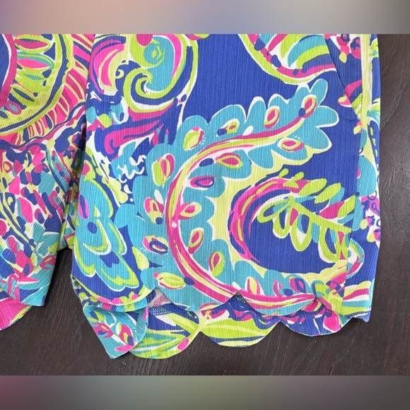 Lilly Pulitzer Size 0 Multicolored Floral Print Design Scalloped Hem Shorts - Picture 2 of 12